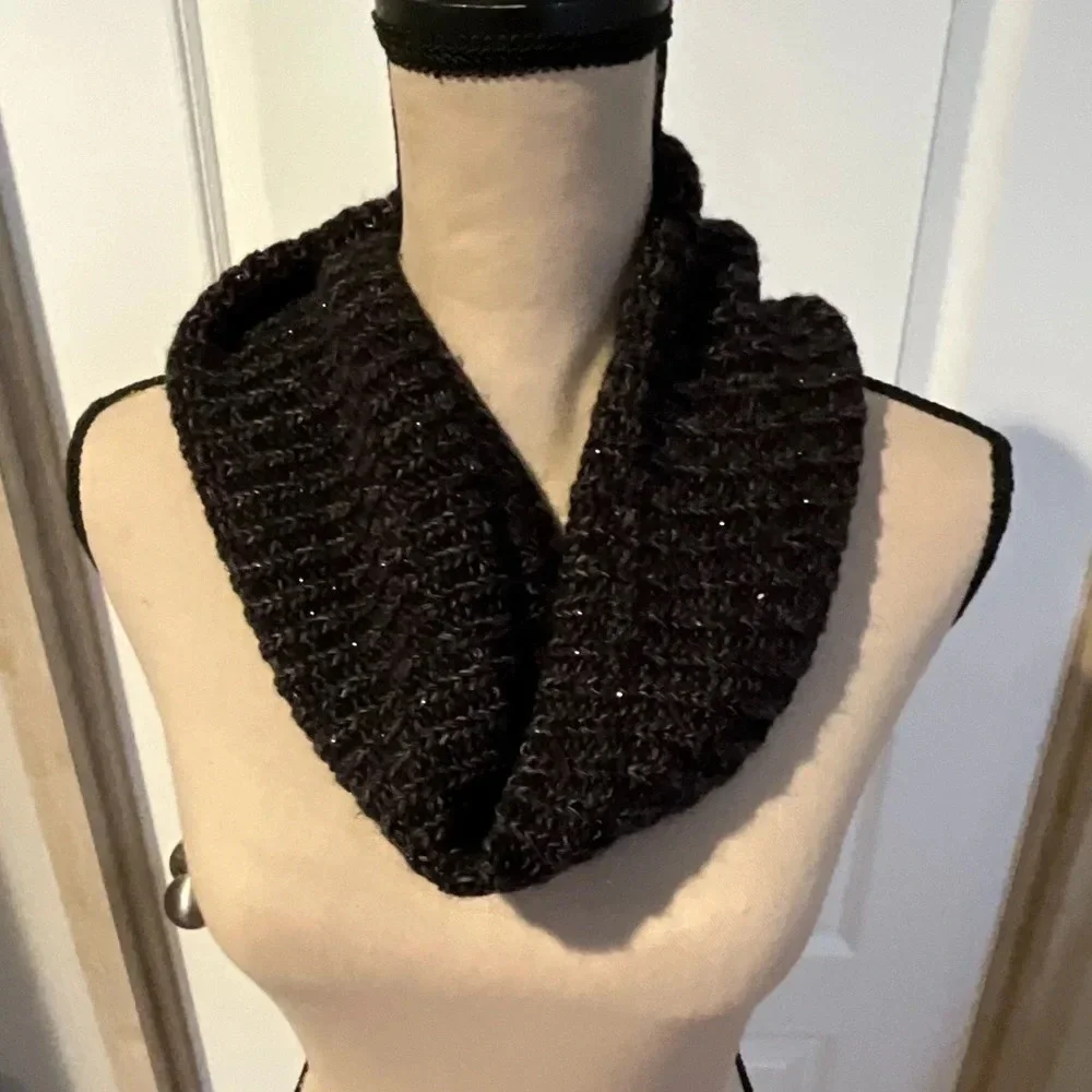 Black & Silver infinity scarf. No tags unknown brand.